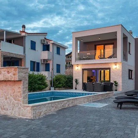 Marionella 希贝尼克