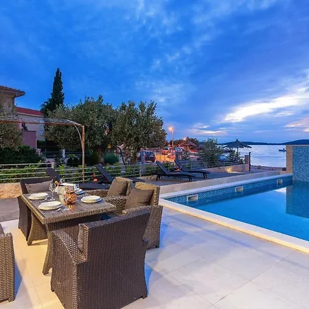 Marionella Villa *
