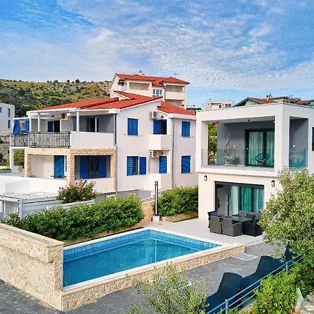 Marionella 希贝尼克